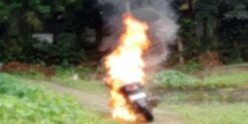 Yetuk porno, etuk uy qurilishi jinsiy aloqa